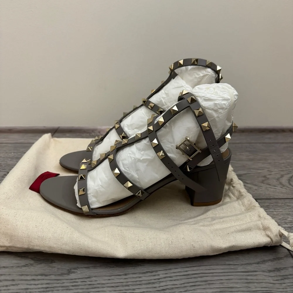 Valentino Garavani Rockstud Open Toe Sandals 55 Grey Worn Once Size 39 - Picture 2 of 5
